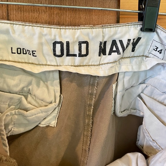 Men’s Khaki Old Navy “Loose” Shorts 34 - Picture 4 of 4